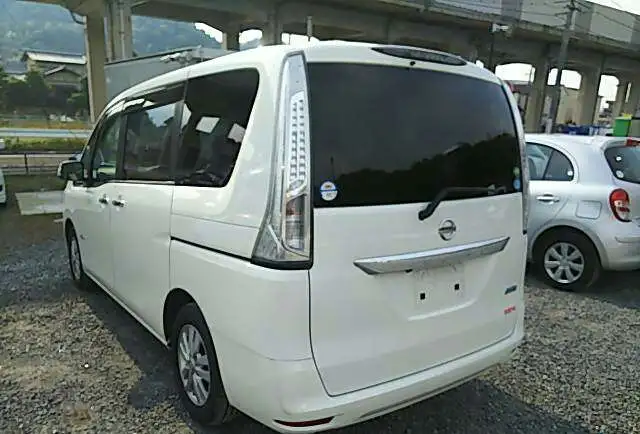 Минивэн 8-ми местный  гибридный NISSAN SERENA без пробега РФ, фотография 6