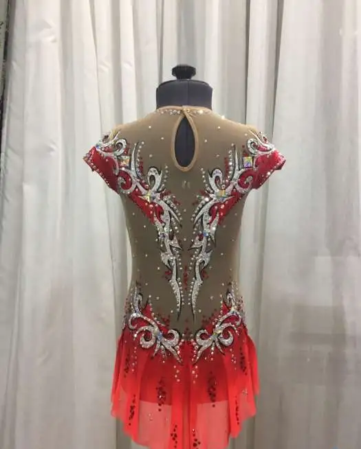 Продается купальник для художественной гимнастики, фотография 2