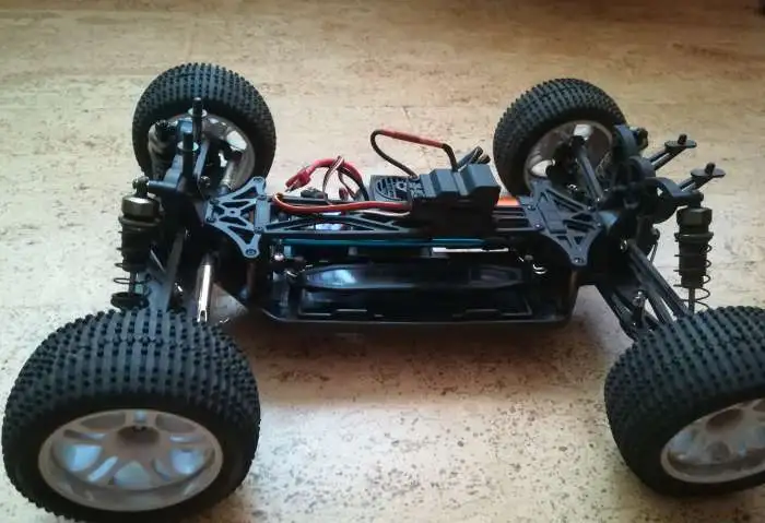 Продам гоночный радиоуправляемый автомобиль, фотография 2