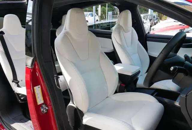 Продажа автомобилей Tesla, фотография 8