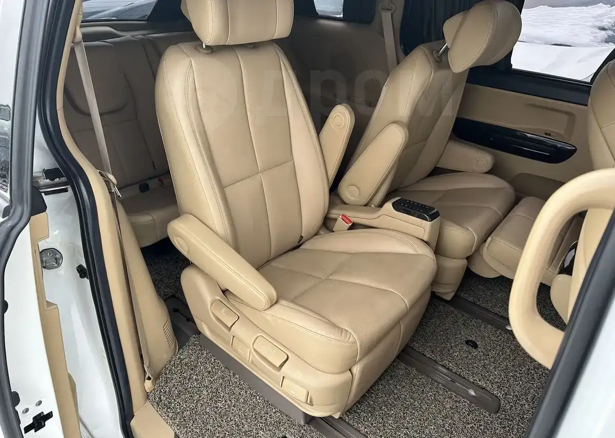 Kia Carnival 2019, фотография 12