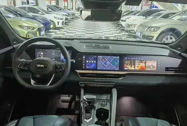 Новый премиальный кроссовер Geely Monjaro 2023 Exclusive, фотография 2