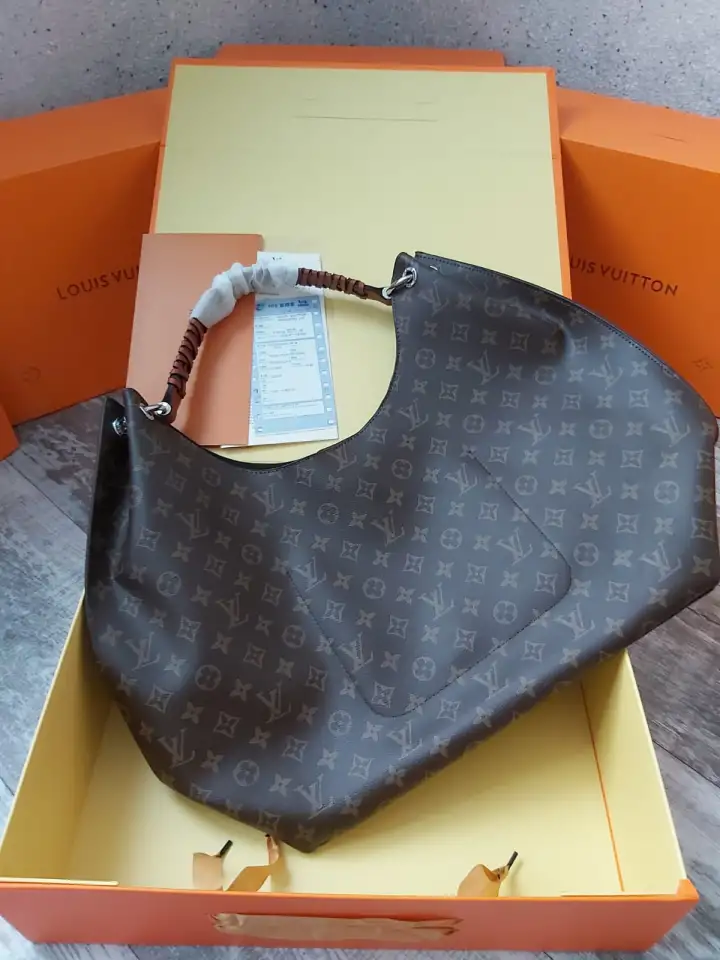 Сумка-шоппер женская  Louis Vuitton, фотография 1