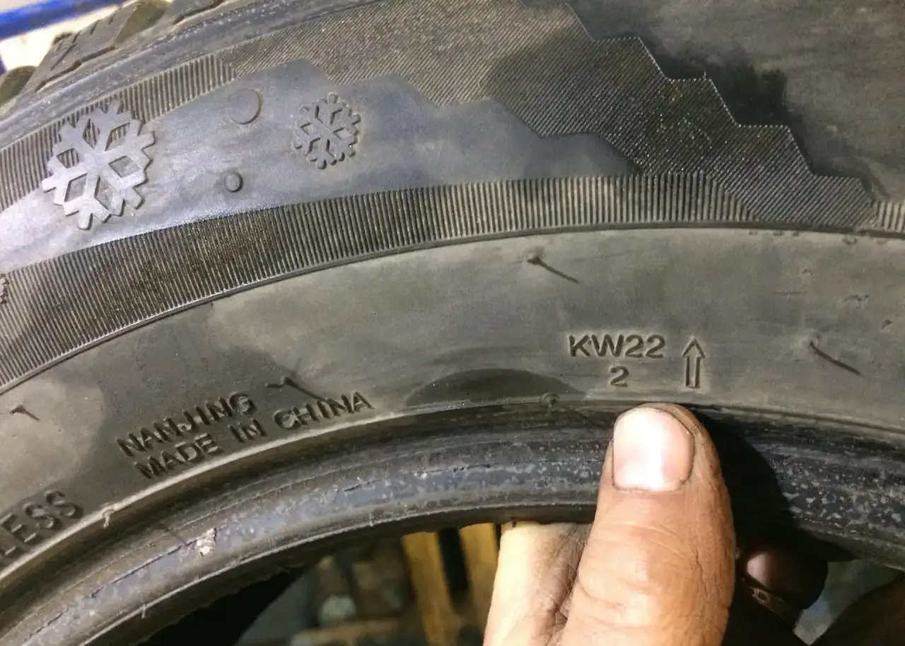 шина б/у Marshal KW22 215/60 R16 99T XL, фотография 8