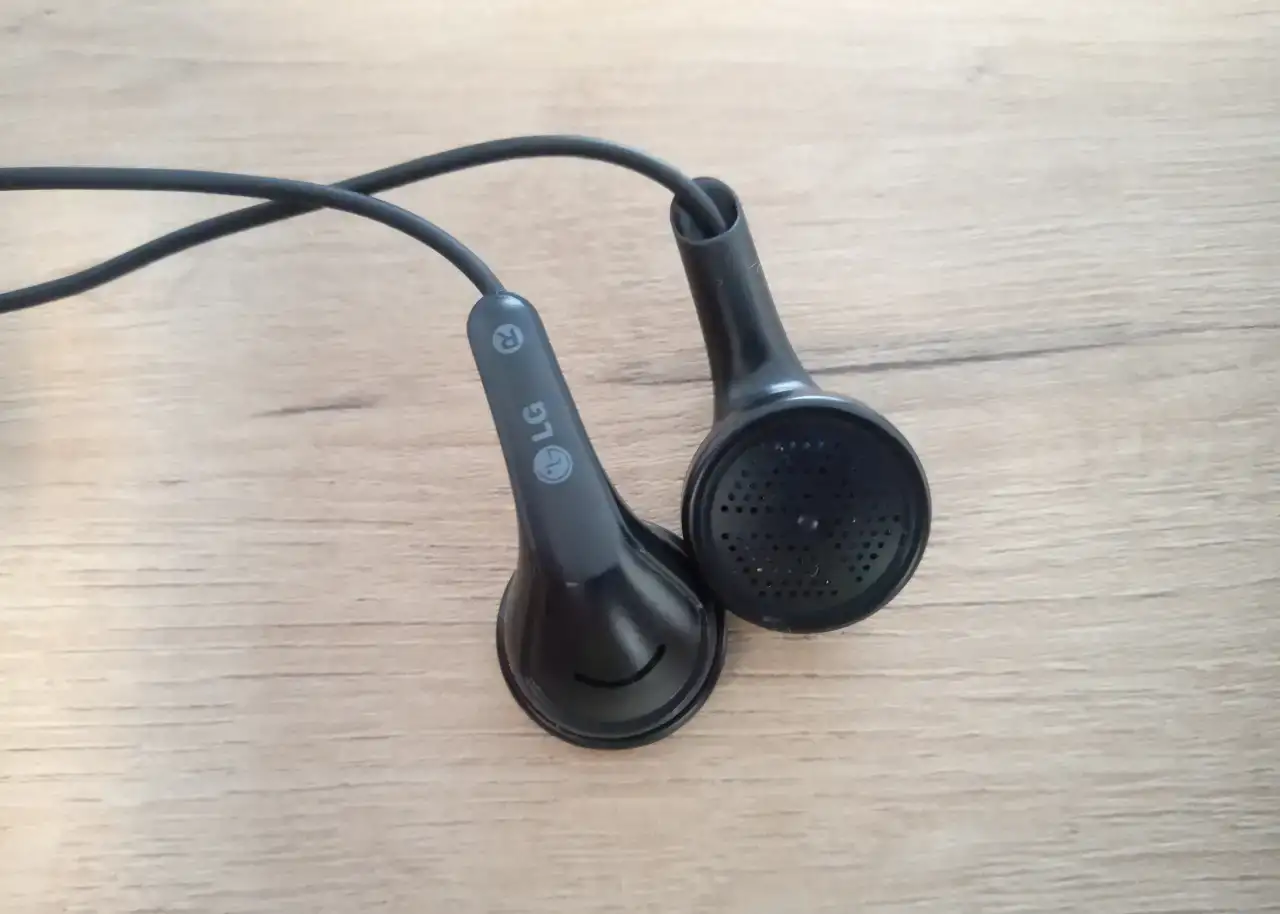 Оригинальная стереогарнитура LG ORIGINAL hands-free, фотография 2
