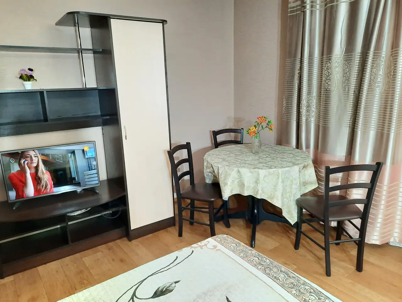 сдаю 1к.посуточную ул. Байкальская 236б.рядом Диагностическ. центр,Аэропорт, фотография 1