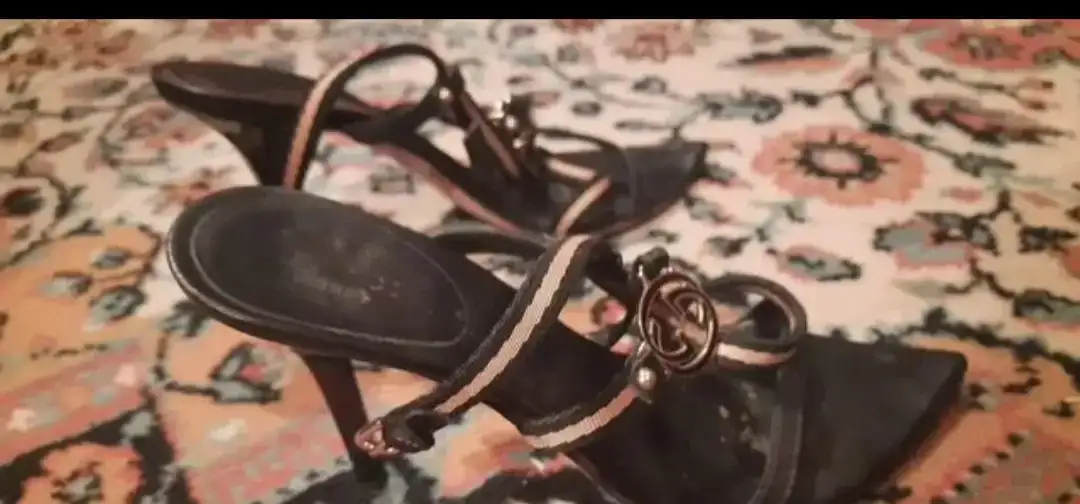 Продаю босоножки  кожаные  женские  оригинальные  Gucci, фотография 5