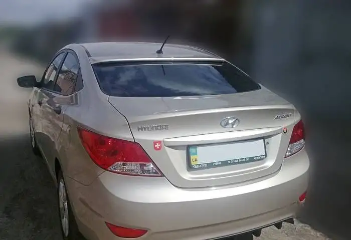 Козырек (бленда) заднего стекла  для Hyundai Accent (c 2010), фотография 2