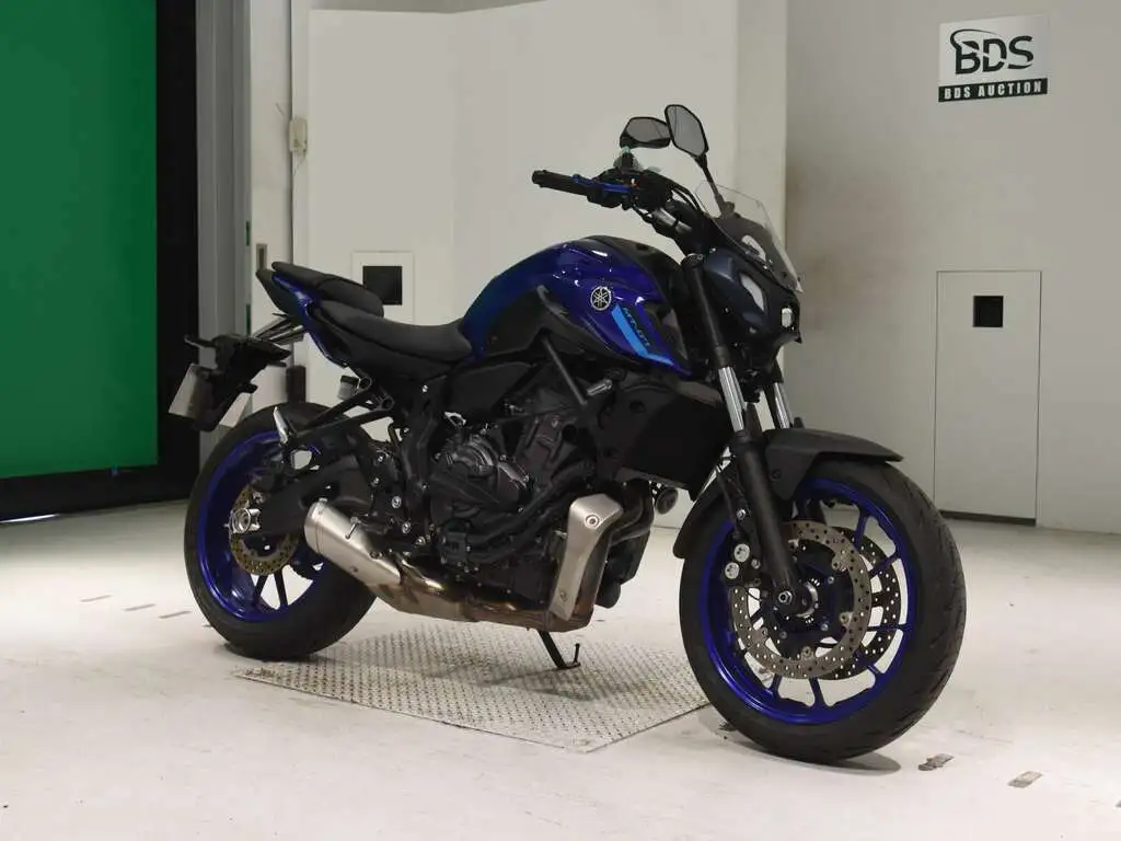 Мотоцикл naked bike Yamaha MT-07 рама RM33J нэйкед байк среднекубатурный спортивный дорожный гв 2022, фотография 3
