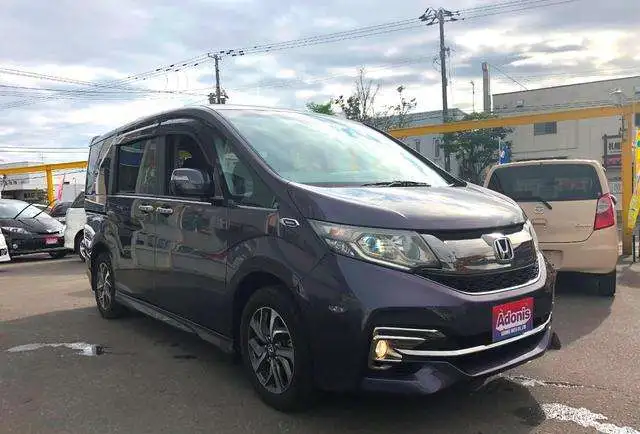 HONDA STEPWAGON SPADA, фотография 4