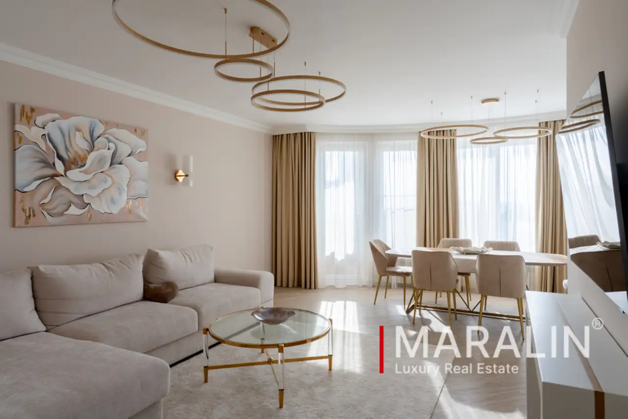 Квартира, 210,00 м², 2 эт., Кировский район, Петровская, 3, фотография 1
