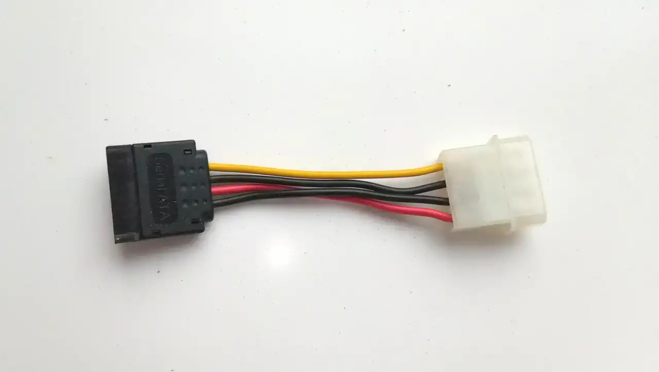 Кабель питания SATA Molex, фотография 1
