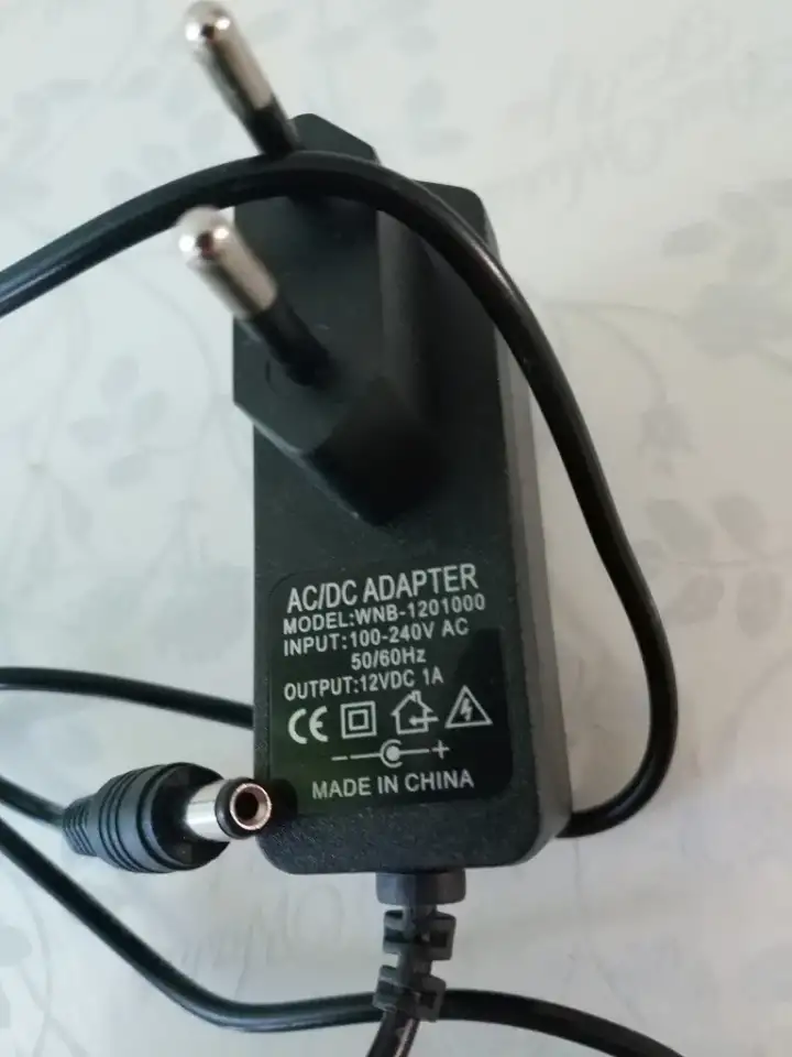 Зарядка sony-ericsson  cst-13  4.9v - 450 ma разъём выхода нестандартный используется в частности  как зарядка для пита, фотография 16