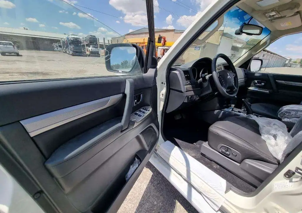 Продажа Mitsubishi Pajero iv рестайлинг 2 внедорожник 3.0 л. 174 л.с. новый под заказ, фотография 12