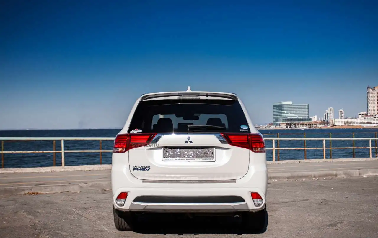 MITSUBISHI OUTLANDER PHEV GG2W 2017Г  ПРОДАЕТСЯ В ОТЛИЧНОМ СОСТОЯНИИ С АУКЦИОНОВ ЯПОНИИ ПОД ЗАКАЗ, фотография 14