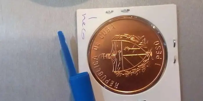 Кубинские монеты по 1 песо с личностями, фотография 1