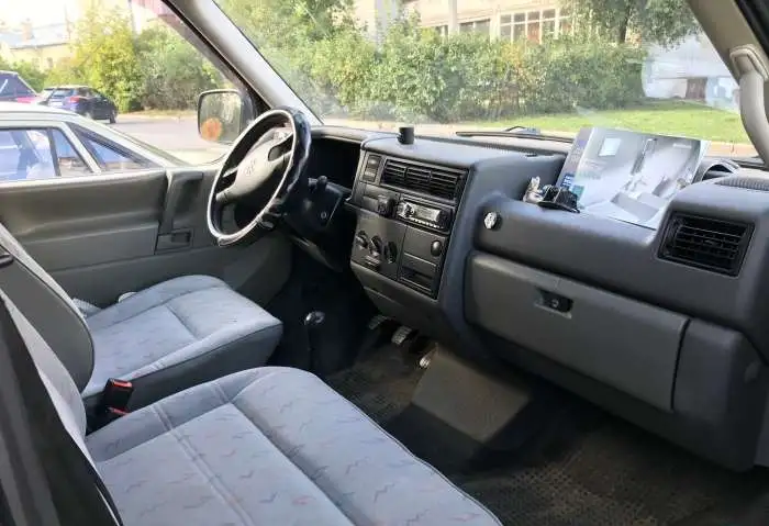 Машина Volkswagen Transporter, фотография 2