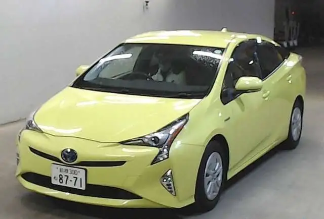 Лифтбек гибрид Toyota Prius кузов ZVW50 модификация S Toyota Safety Sense P гв 2016, фотография 1