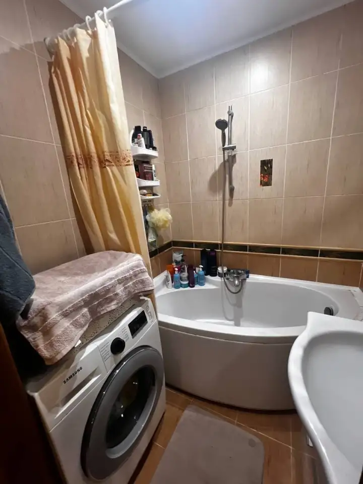 4-х комн квартира с авт отоп в городе Луганск квартал Мирный, 82,00 м², 3 эт., квартал Мирный, фотография 7