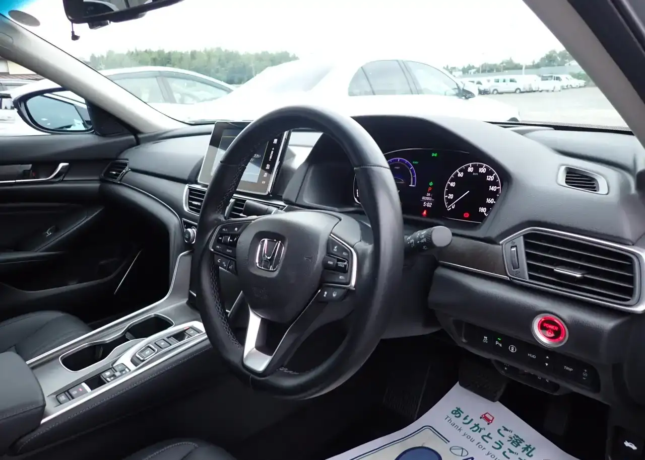 Honda Accord 2018, фотография 5