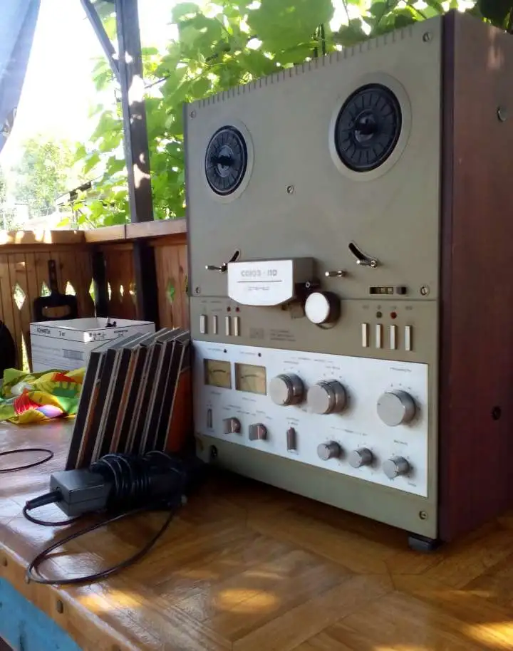Породам магнитофон Союз 110. Год выпуска 1987., фотография 1