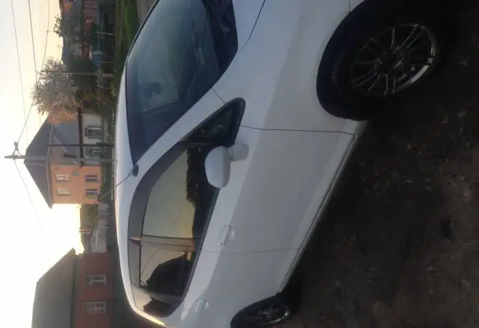 Автомобиль Honda Fit, фотография 2