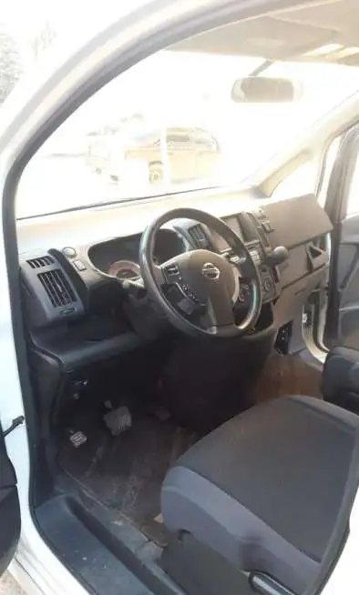 Продаю автомобиль Nissan Serena, фотография 7