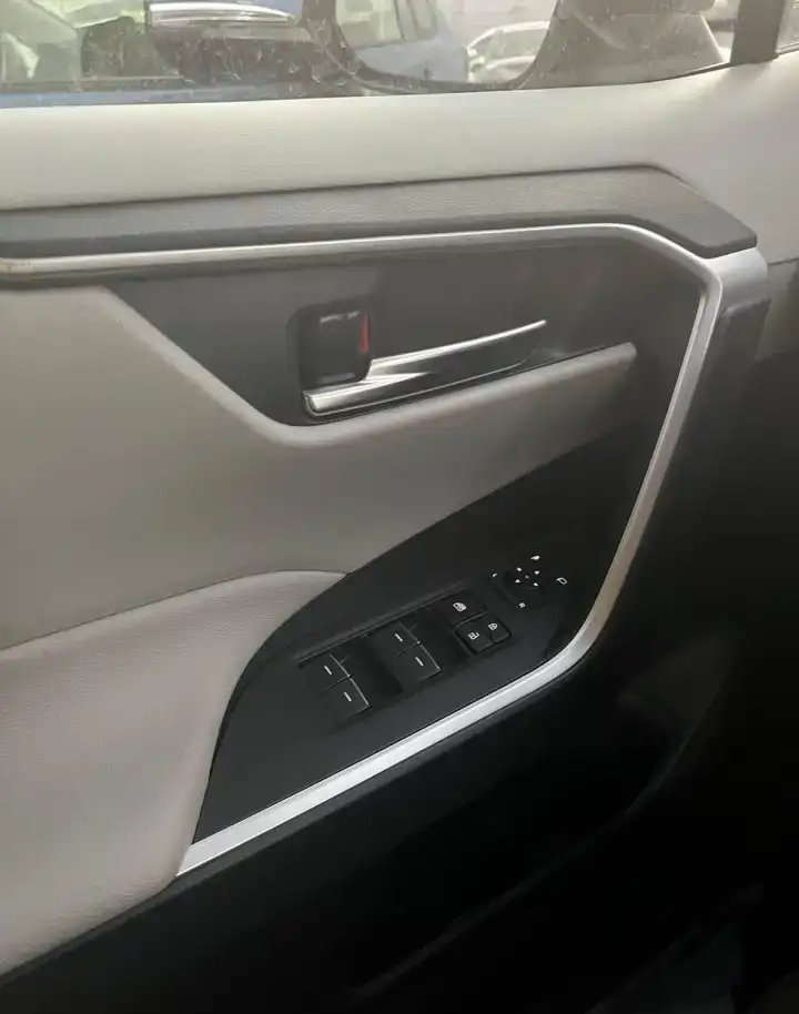 Toyota RAV4, 2023, фотография 8