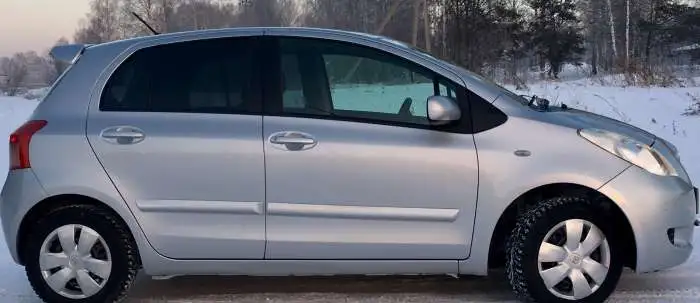 TOYOTA VITZ, фотография 3