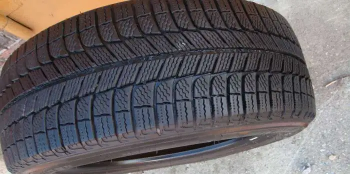 Шины зимние нешипованные Michelin X-ICE 215/55 R17, фотография 1