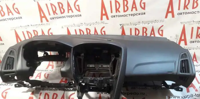 Ремонт торпеды Ford Focus 3, фотография 1