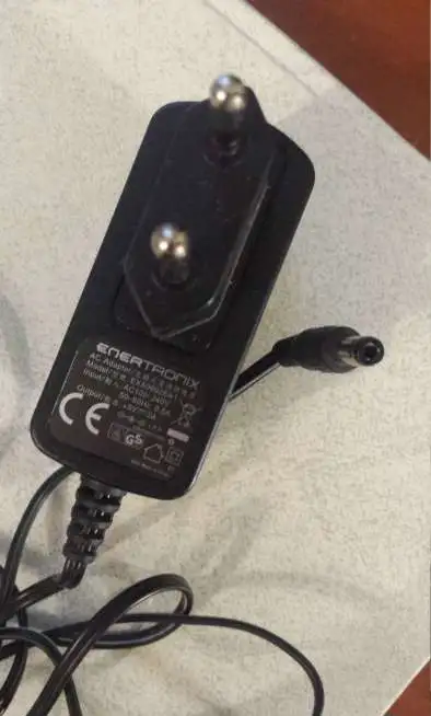 Зарядка sony-ericsson  cst-13  4.9v - 450 ma разъём выхода нестандартный используется в частности  как зарядка для пита, фотография 7