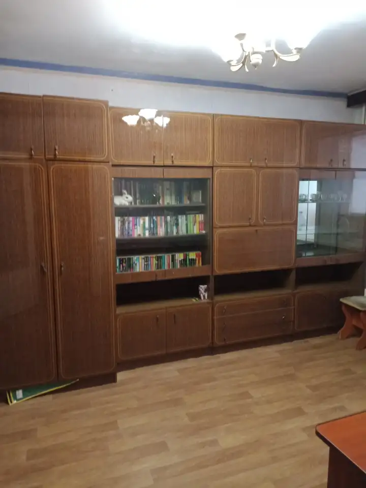 Продаю стенку бу советских времен можно по частям, фотография 1