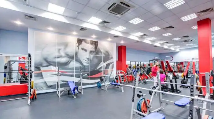 Продам карту на год в фитнес клуб 