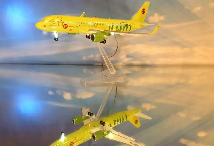 Модель самолета Boeing 737-800.1/144.Освещение салона,кабины пилотов., фотография 11