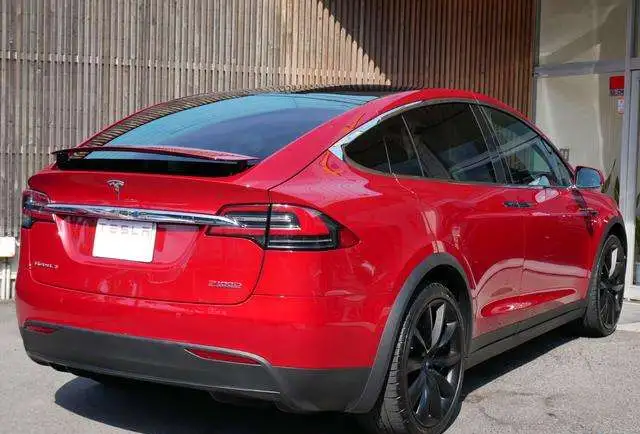 Продажа автомобилей Tesla, фотография 3