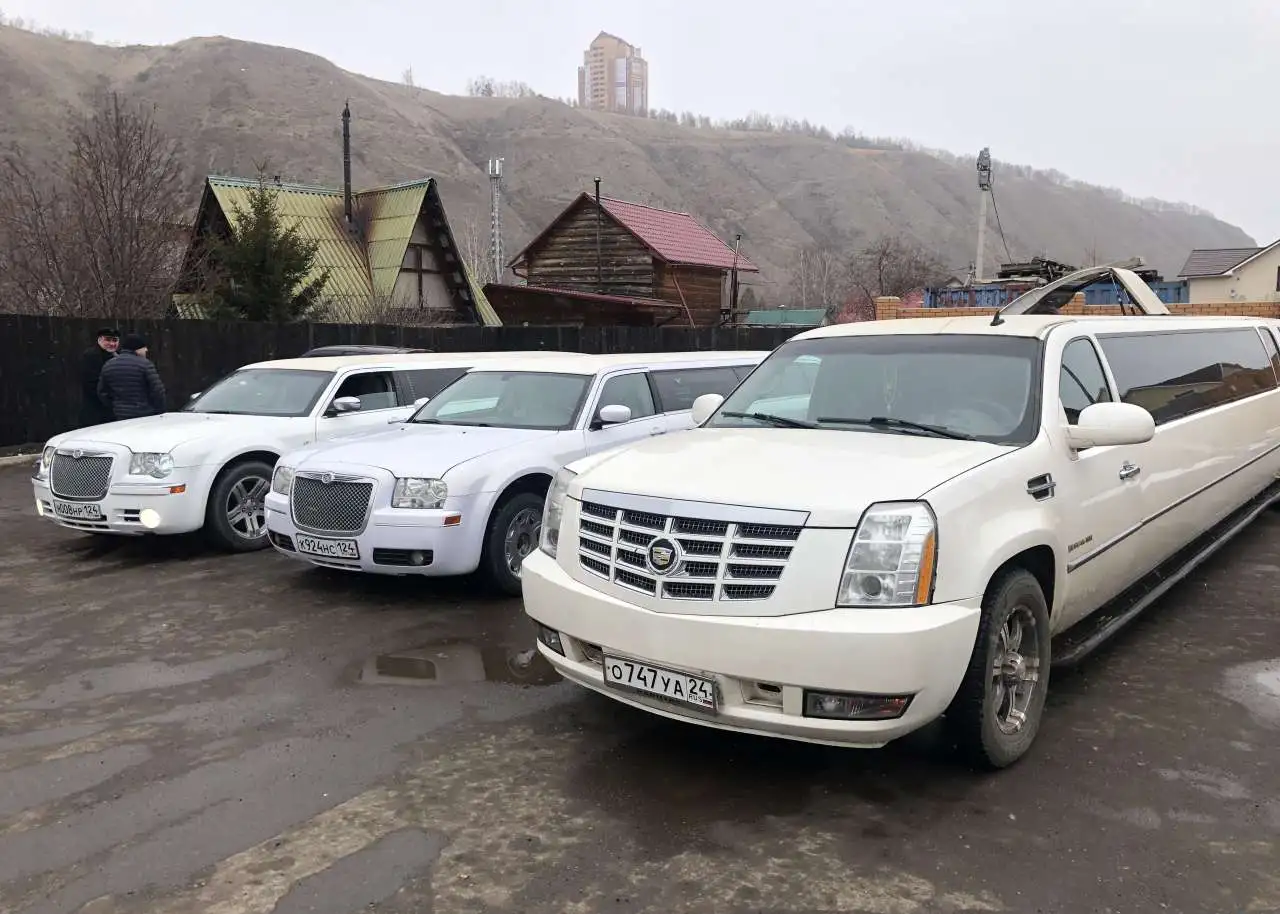 Аренда Прокат авто лимузинов от 6 до 18 мест, фотография 2