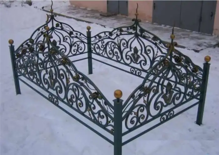 Памятники ,кованые ограды, беседки,кованые ворота, фотография 4