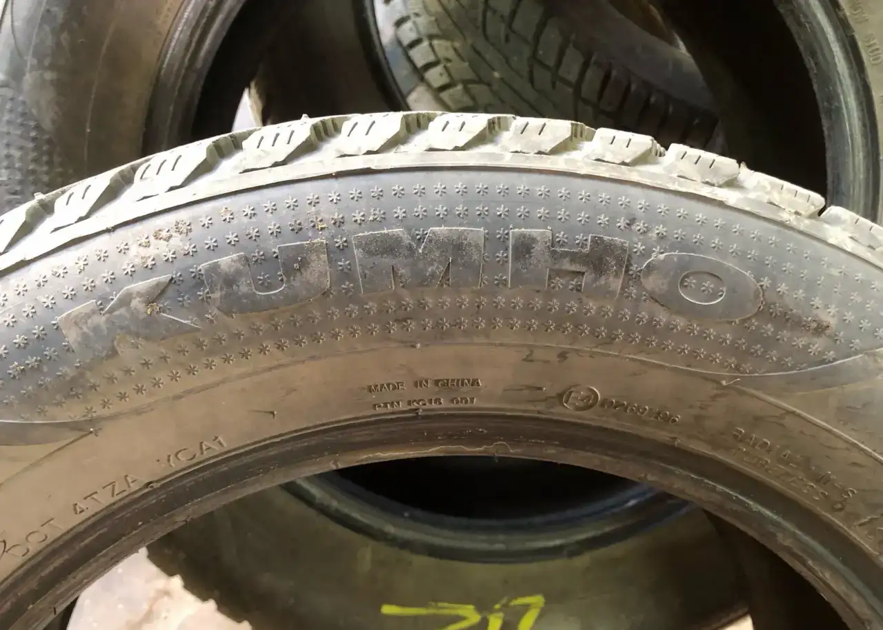шины бу Kumho I Zen RV Stud KC16 22560 R17 103T XL, фотография 10