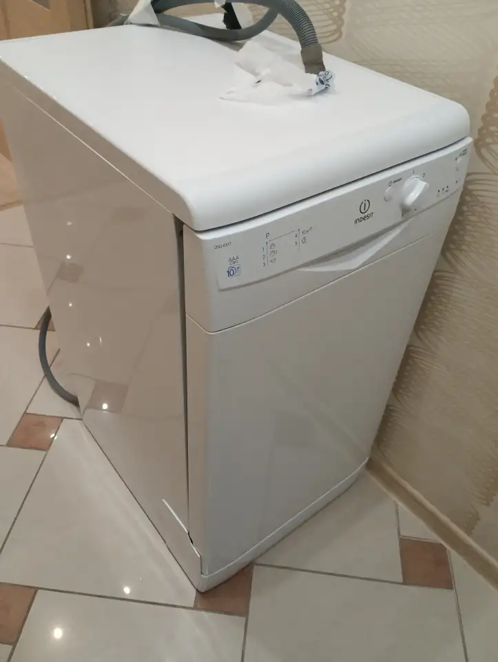 Посудомоечная машина встраиваемая Indesit DSG 0517 45х60 см, фотография 2