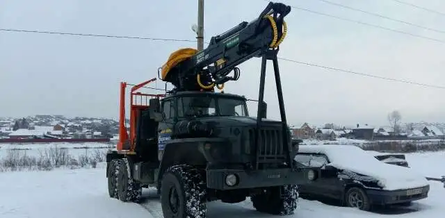 Новые лесовозы Урал 55571,рядные  с манипуляторами в наличии, фотография 2