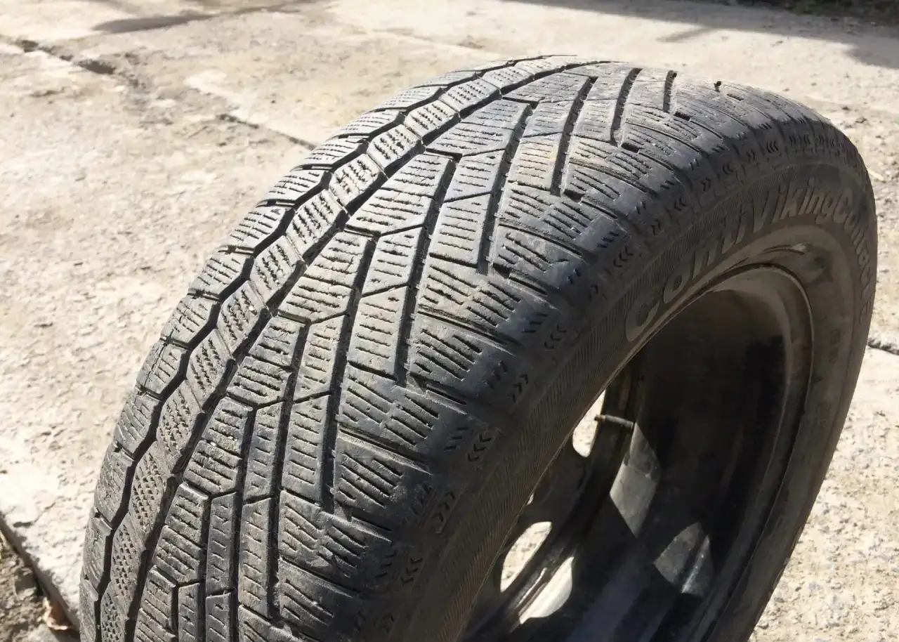 1 шина б/у Continental ContiVikingContact 5 215/55 R16 97T XL, фотография 9