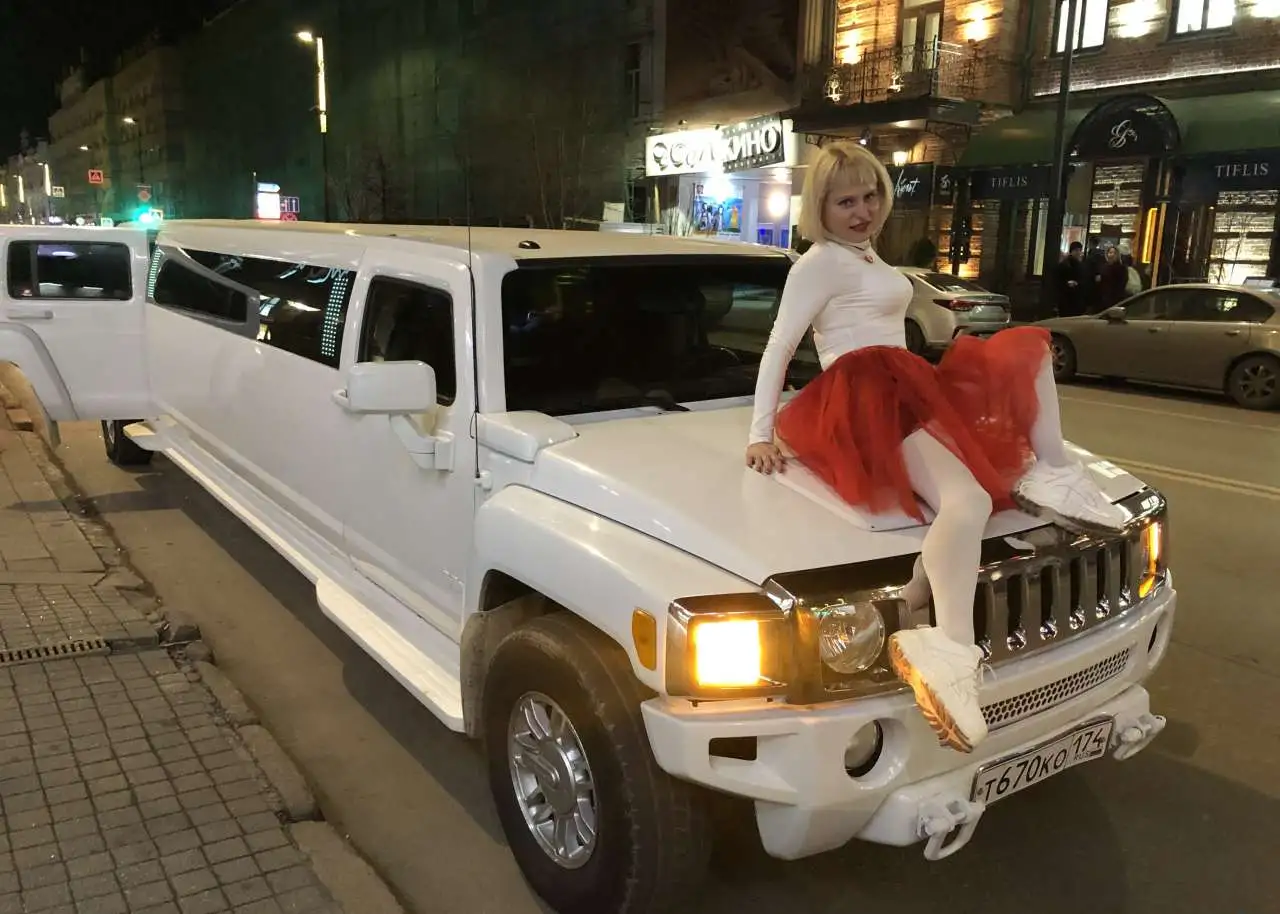 Аренда Прокат авто лимузинов от 6 до 18 мест, фотография 1