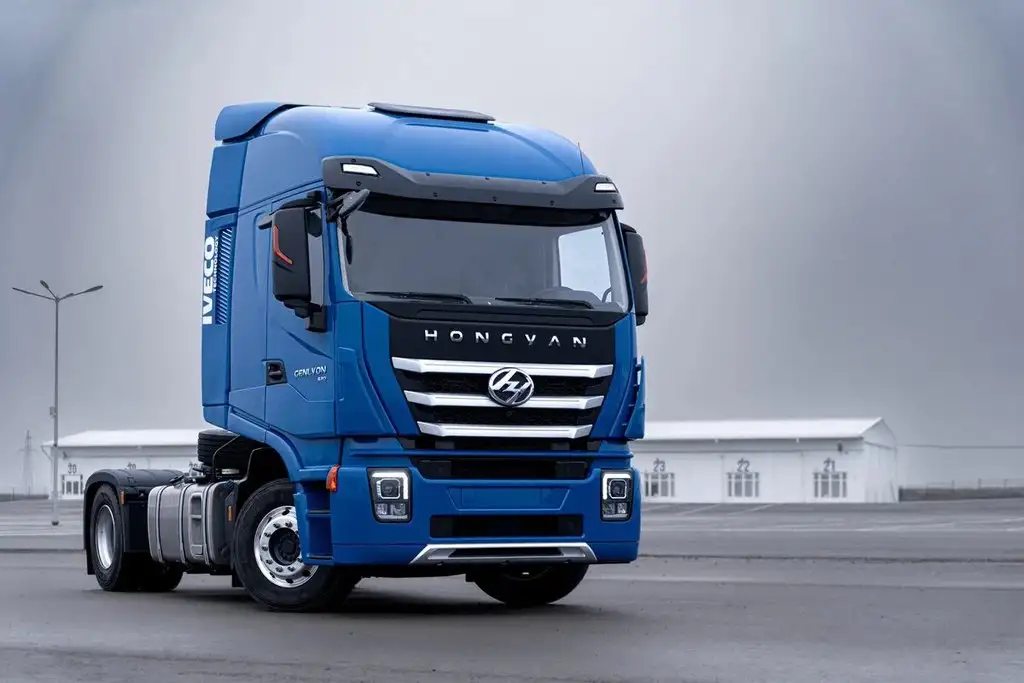 Магистральный седельный тягач HONGYAN Genlion C6P, 4х2, 520 л.с., АКПП с ретардером, пневма, Euro V, фотография 2