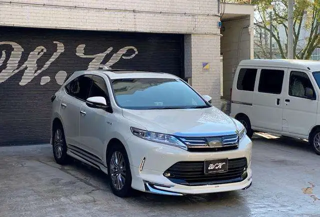 Продажа автомобилей Toyota Harrier, фотография 3
