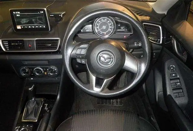 Седан среднего класса mazda axela кузов bm5ap 3 поколение полный привод 4 wd без пробега РФ, фотография 1