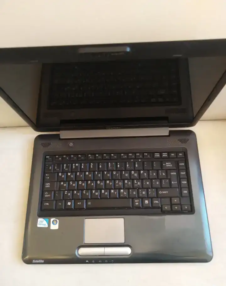 Toshiba Satellite A300-29H Intel Dual Core, фотография 2