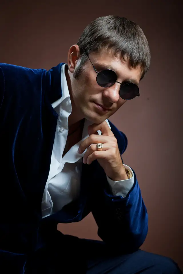 ВЕДУЩИЙ, ПЕВЕЦ - АЛЕКСЕЙ БАТАЛОВ, фотография 13