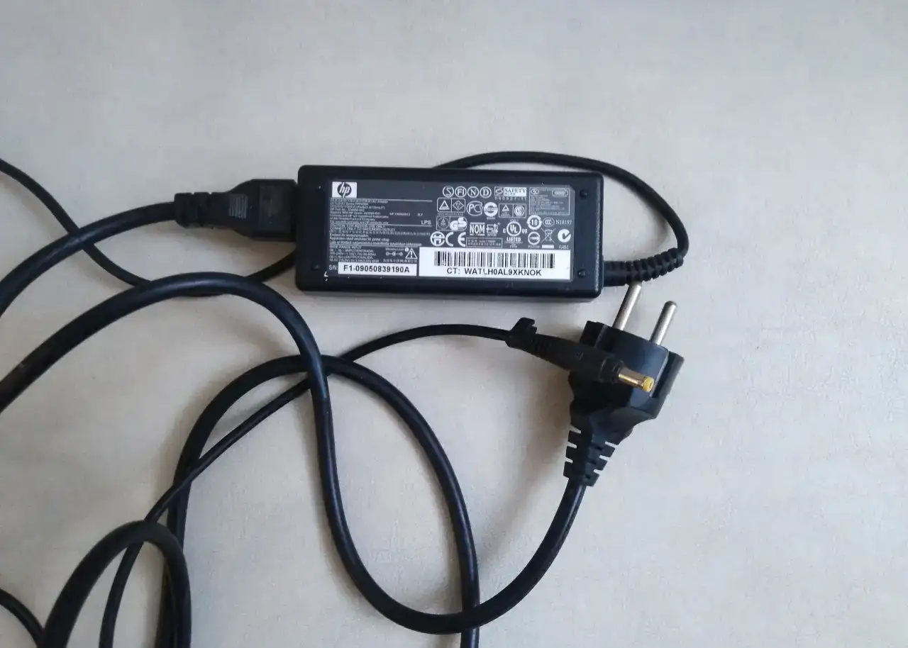 HP Блок питания для ноутбуков 18.5V  3.5A, фотография 1