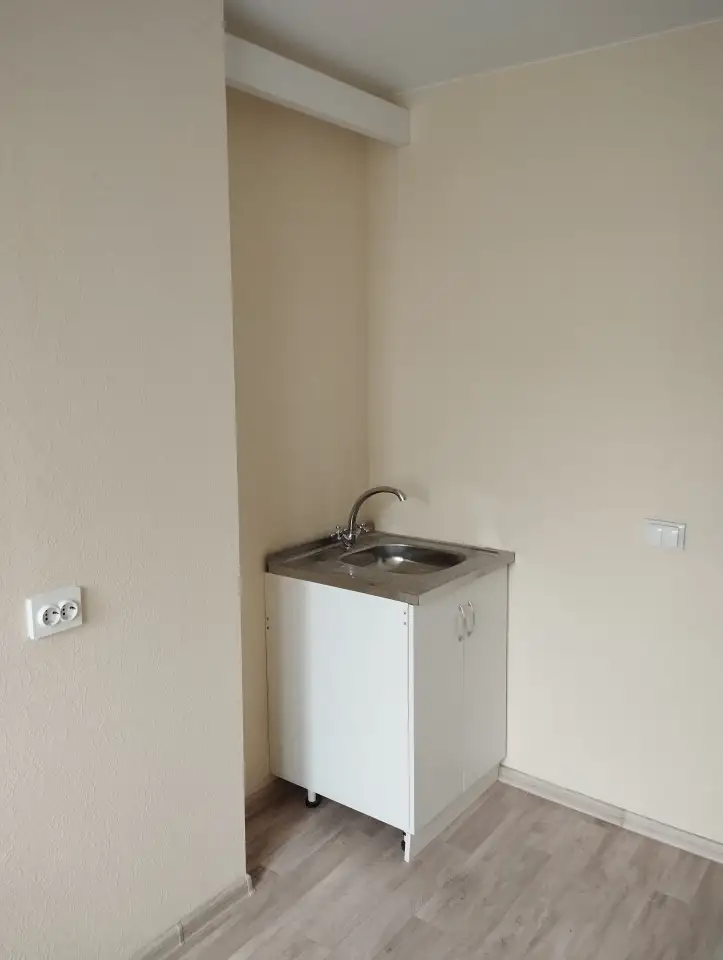 3-х комнатная квартира с новым ремонтом, Улица Зелинского 108, 53,00 м², 1 эт., Улица Зелинского 108, фотография 9